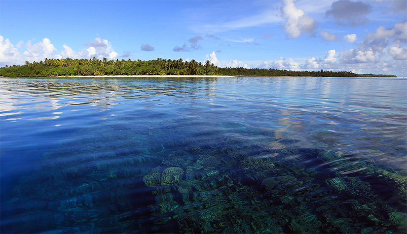 Le lagon et une des îles de l'archipel de Wallis